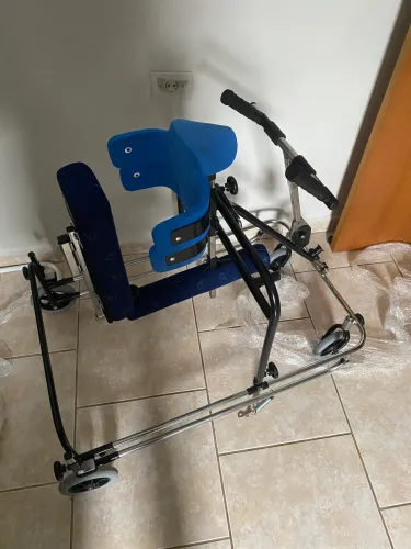 Andador expansão Adaptado infantil novo