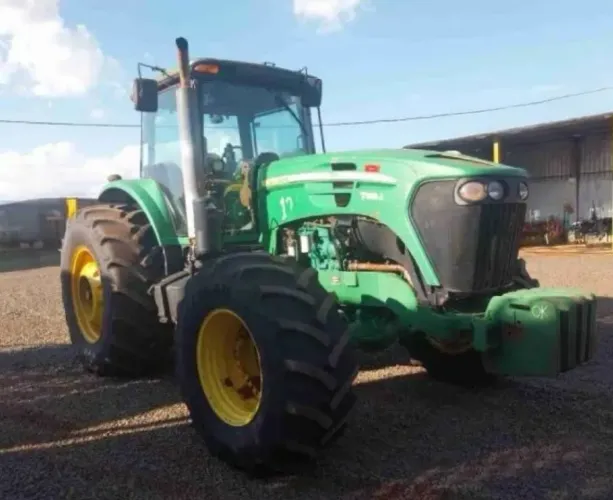 Trator John Deere 7225J ano 2016, 4x4, com ar condicionado, em SP  