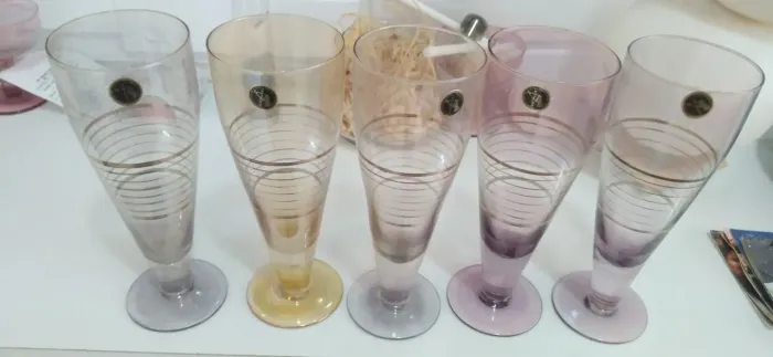 Copos estilo tulipas antigas ,relíquias.