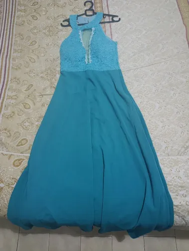 Vestido Azul longo detalhe em Renda