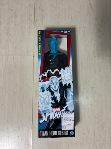 Boneco Electro Marvel 30cm Articulado Da Hasbro
