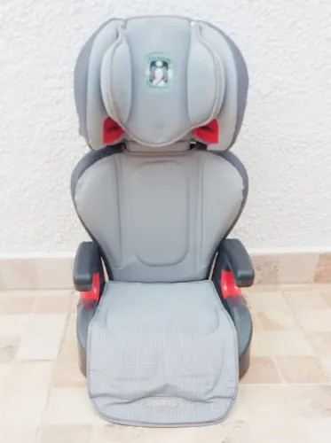 Assento infantil protege Pég Perego