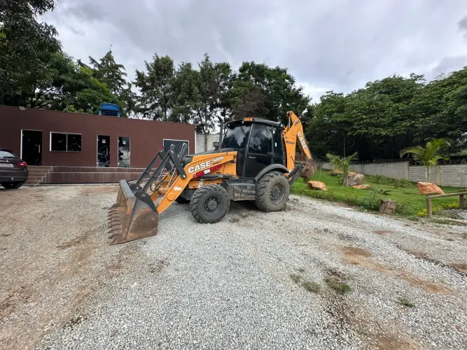 Retroescavadeira Case 580N 2024