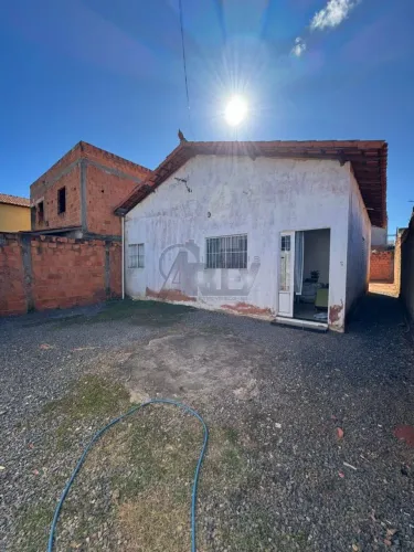 Casa à Venda - Oportunidade Imperdível!