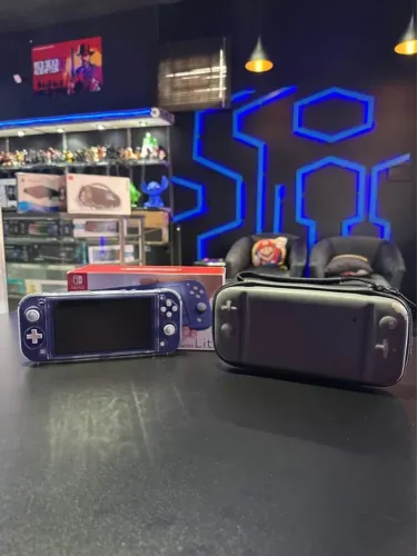 Nintendo Switch Lite com case grátis