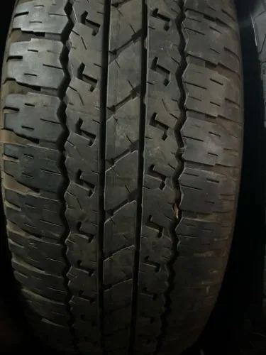 Pneu 265/65/17 Bridgestone  76% Vida