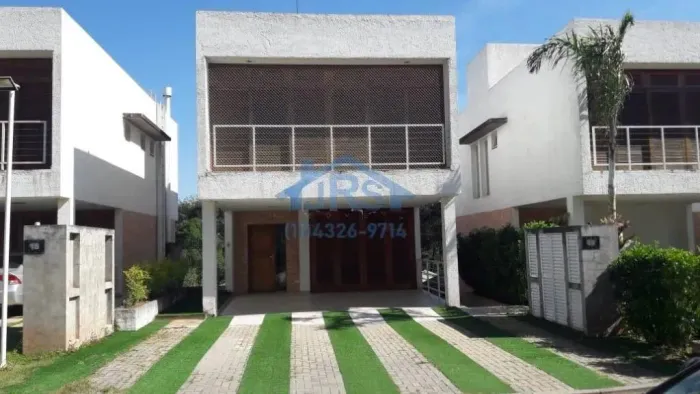 Sobrado à venda em Cotia, Granja Viana II, com 3 suítes, com 200 m², Condomínio Quinta da 