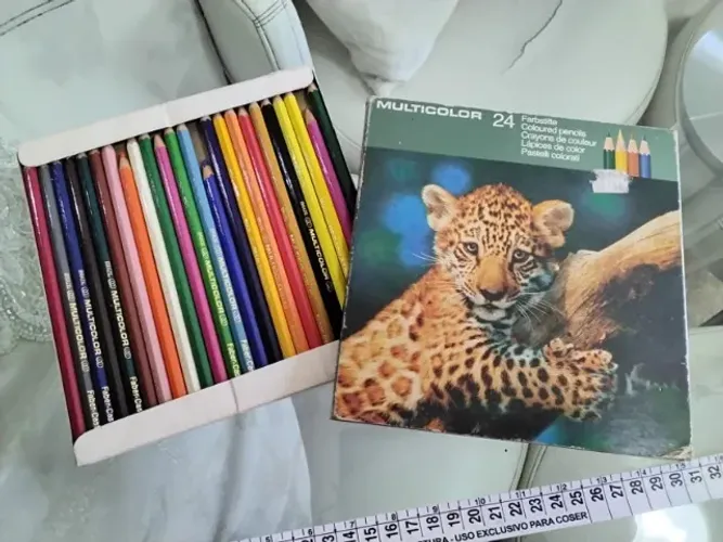 Caixa de lápis de cor Faber Castell 24 cores Anos 80