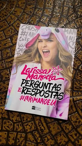 LIVRO - PERGUNTAS E RESPOSTAS- LARISSA MANOELA