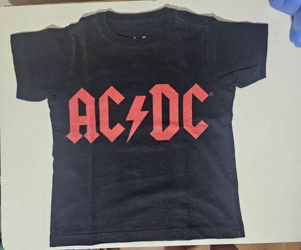 Camiseta ACDC infantil Tam.3 - (Renner)