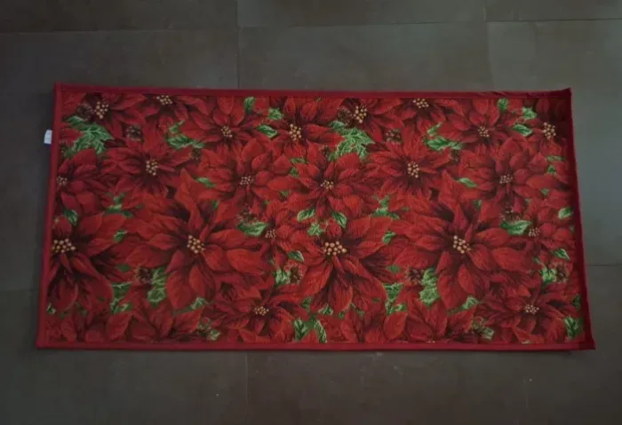 Tapete Vermelho de Flores Natalino