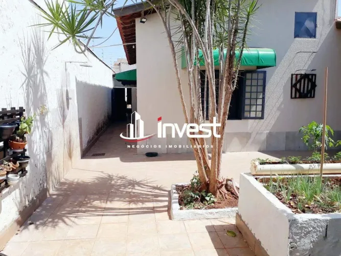 Casa disponível para locação, próxima ao Shopping Uberaba, com 4 suítes, varanda gourmet c
