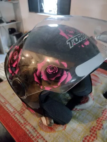 Capacete de Moto Feminino Tork