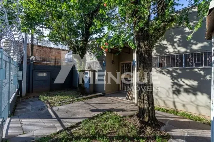 Aluga-se pavilhão 600m² na Farrapos por R$ 7.000,00.