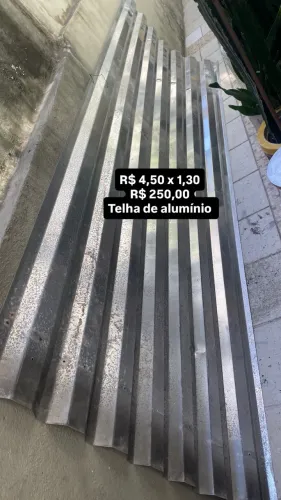 Telha de zinco e alumínio