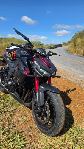 Z1000 baixo Km + Acessórios