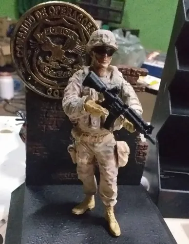 Miniatura de soldado comemorativa