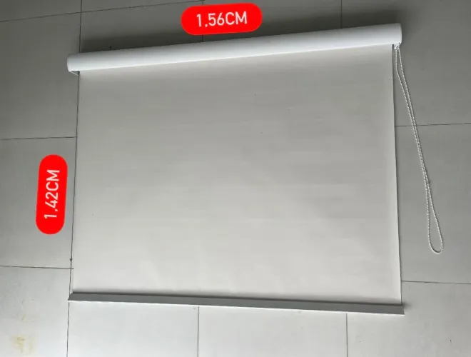 Persiana sob medida 1,42m x 1,56m - usada em bom estado