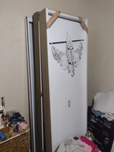 Porta camarão branca madeira com batente 60cm