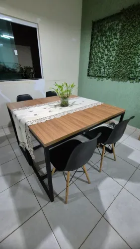 Vendo 1 mesa. Tampo mdf 30mm Freijó 