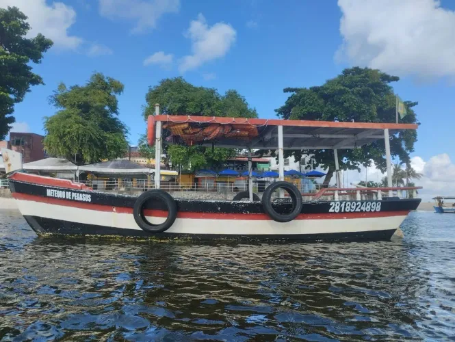 vendo barco 7 passageiros + 1