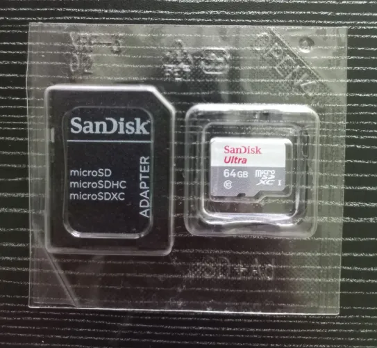 Cartão de Memória SanDisk Ultra 64GB - sem uso, com adaptador