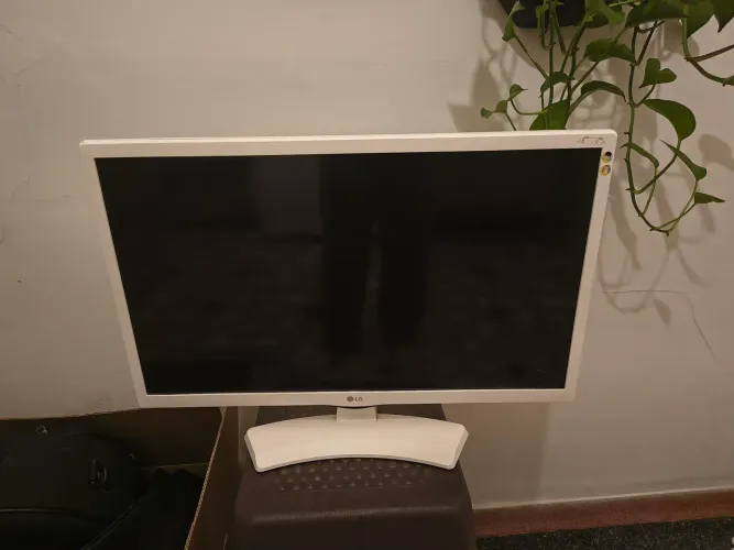 LEIA A DESCRIÇÃO - Doação - monitor/tv LG - COM DEFEITO