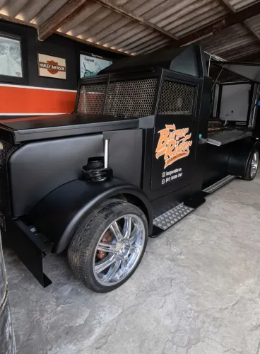 Vendo FoodTruck em Formato de Caminhão R$ 25 mil