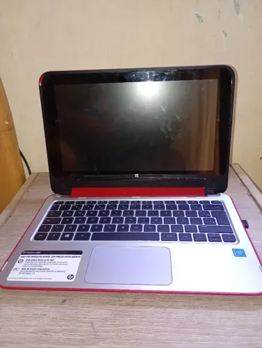 Notebook 2 em 1 que vira tablet