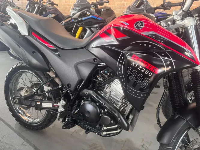 Yamaha XTZ 250 Lander ABS 2024 - Impecável!