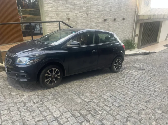 Chevrolet Onix Hatch LTZ 1.4 8V Flex Power Aut. 4P 2016