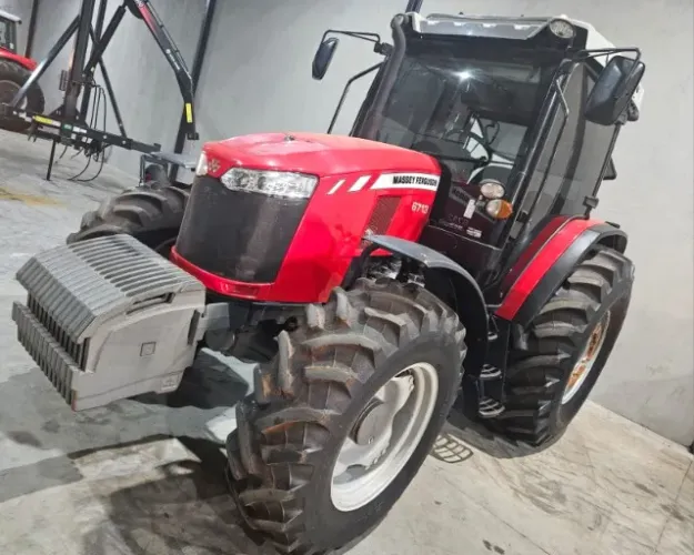 Trator Massey Ferguson 6713 (135CV) ano 2019 (Muito Conservado)
