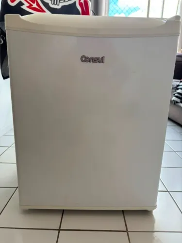 Frigobar Consul 76 litros Super Conservado