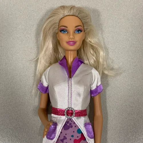 boneca barbie veterinária anos 2000 fashionista