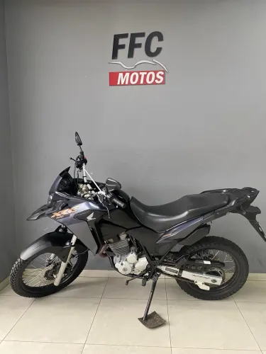 XRE 300 ano 2023  ipva 2026 pago Faço Financiamento