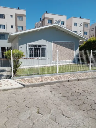 Alugo casa 80m2 no Aririú