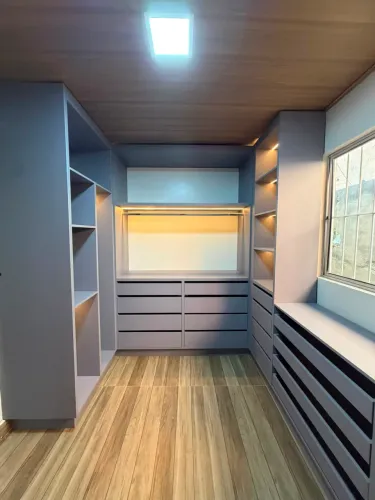 Closet Alto Padrão Planejados