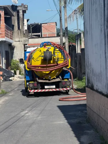 Kia Bongo com tanque de sucção e Hidrojateamento