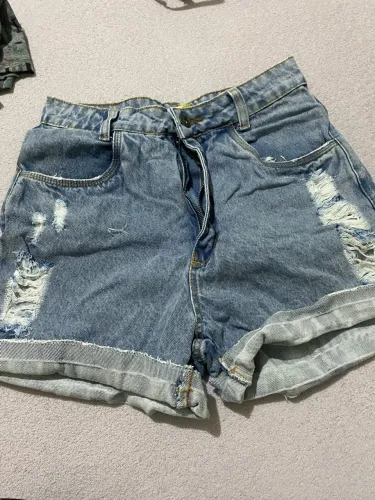 Vendo 3 Shorts jeans por 50,00!