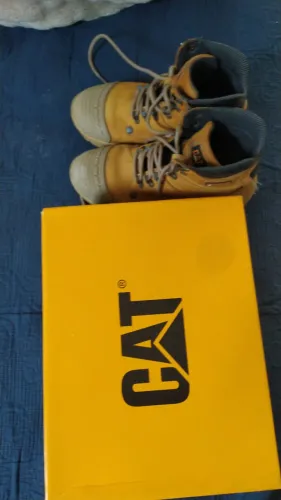 Bota ? Caterpillar Número 40