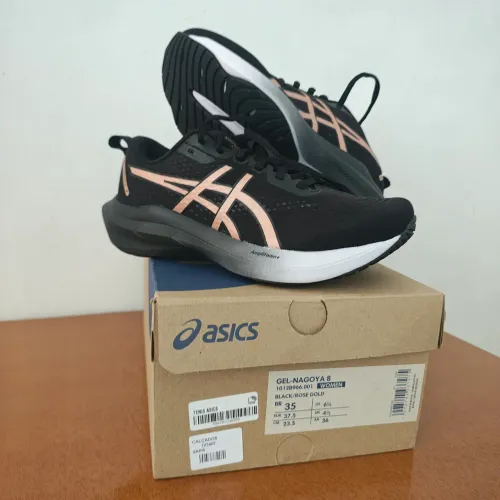 Asics Original e nunca usado.