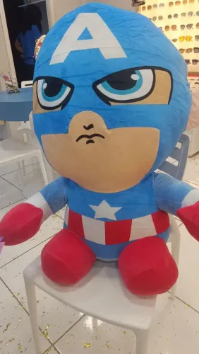 Vende-se pelúcia gigante