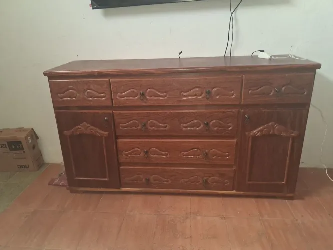 Vendo cômoda sucupira