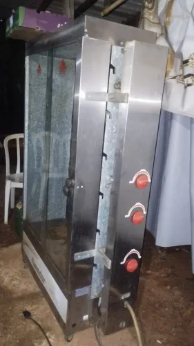 Máquina de assar frango