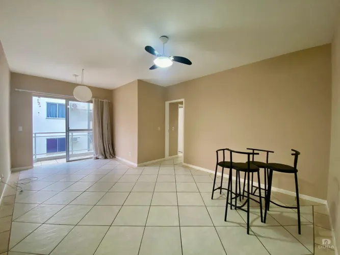 Apartamento semi mobiliado 3 quartos na Trindade