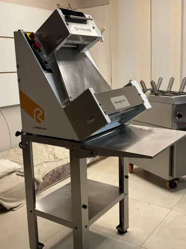 Modeladora de Pizza Reemaq MP 40 - Equipamento Profissional em Ótimo Estado?.