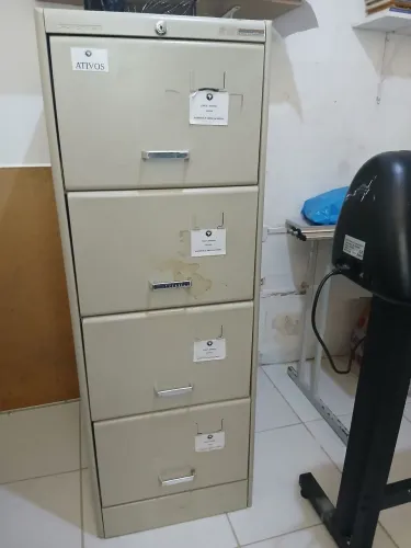 Armário de arquivo em aço