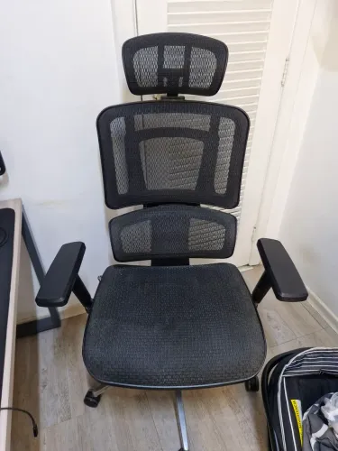 Cadeira de escritório DT3 modelo Helora