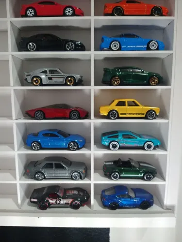 Lote 68 Hot Wheels e Matchbox