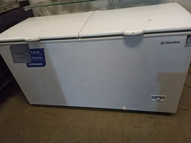 Vende-se freezer horizontal semi-novo 546L ? qualidade, espaço e economia!